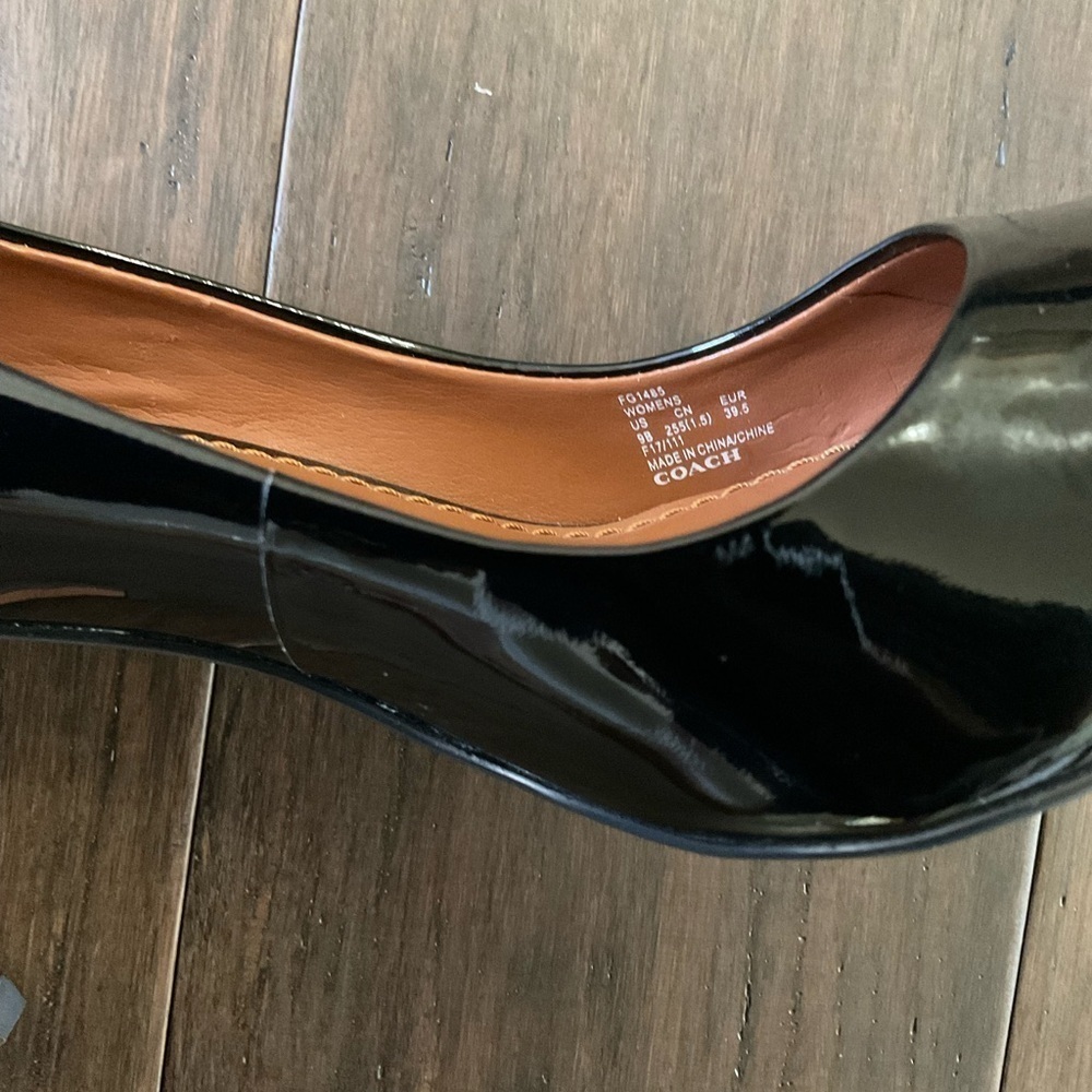 Coach Factory Black Patent Leather Almond Toe Career Pumps Size 9 - Picture 5 of 8